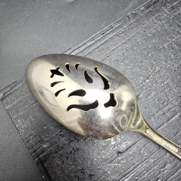 Vintage 1847 Rogers Bros Heritage Slotted Silver-Plated Serving Spoon HS265 - Picture 4 of 7